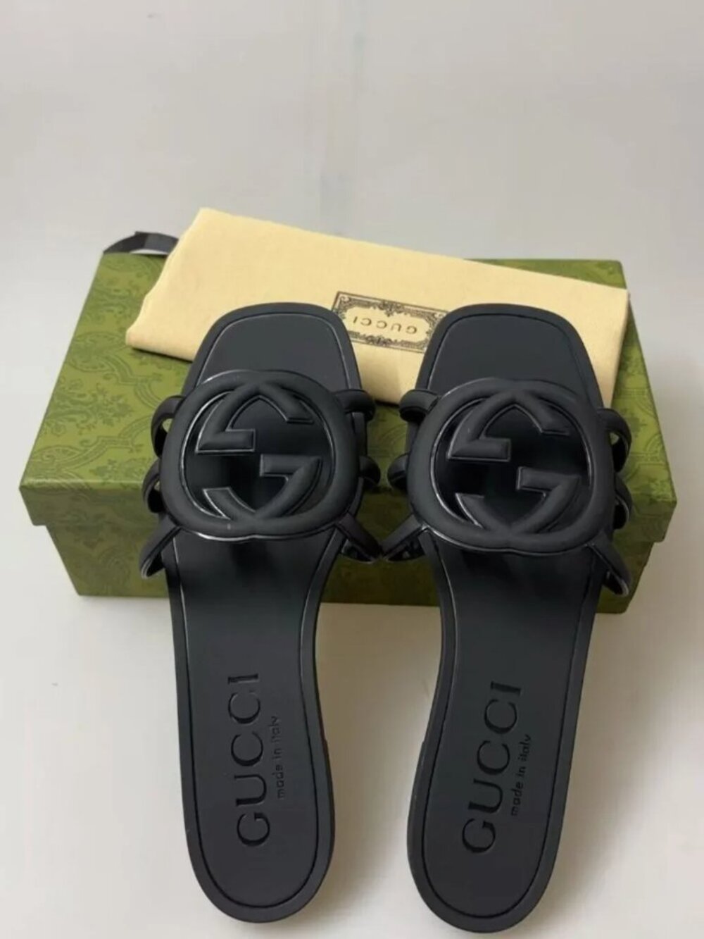 Gucci Women’s Black Marmont Rubber Slides - Size 8
